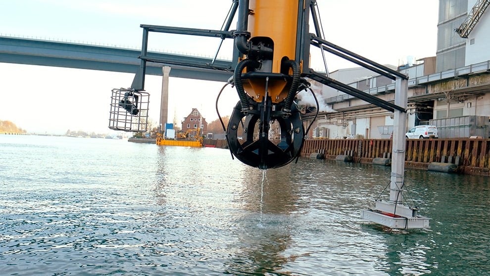 EM 61 am EOT i500 im Nord-Ostsee-Kanal Kiel zur Kampfmittelbergung in Deutschland.